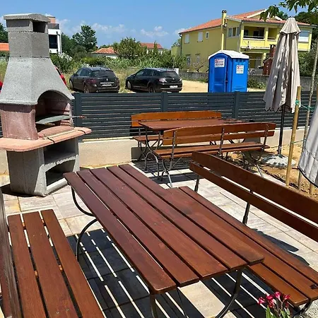 Διαμέρισμα Awesome In With Wifi Privlaka (Zadar)